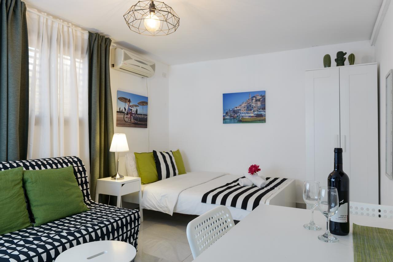 Studio & Apartments On The Beach By Aspentlv テル・アビブ エクステリア 写真