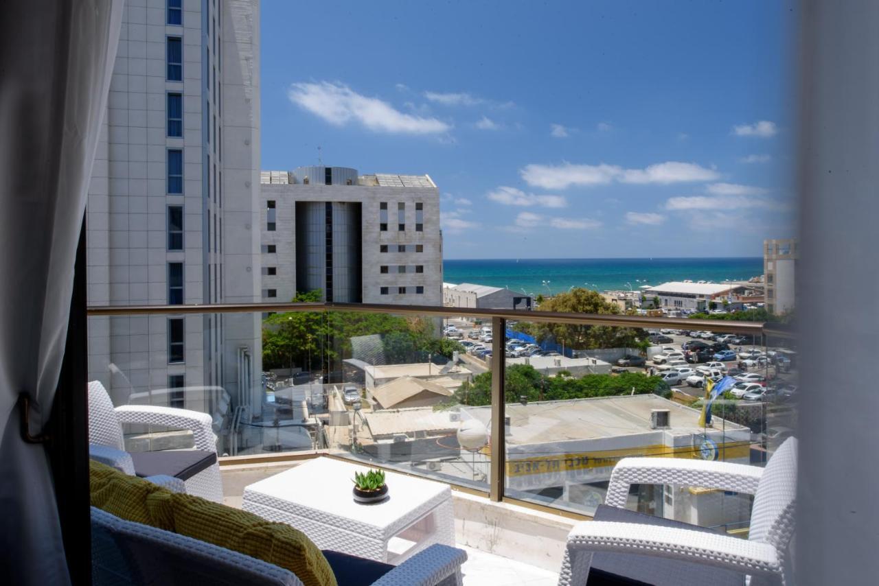 Studio & Apartments On The Beach By Aspentlv テル・アビブ エクステリア 写真