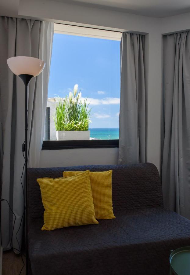 Studio & Apartments On The Beach By Aspentlv テル・アビブ エクステリア 写真